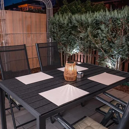 Apartment Stilvolles Mit Terrasse In *