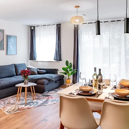 Appartement Stilvolles Mit Terrasse In Werder (Havel)