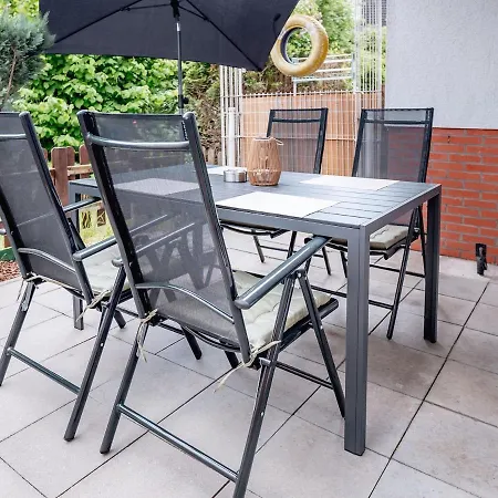 Apartment Stilvolles Mit Terrasse In *