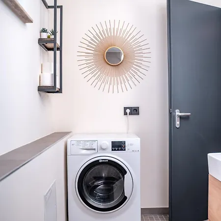 Apartment Stilvolles Mit Terrasse In *