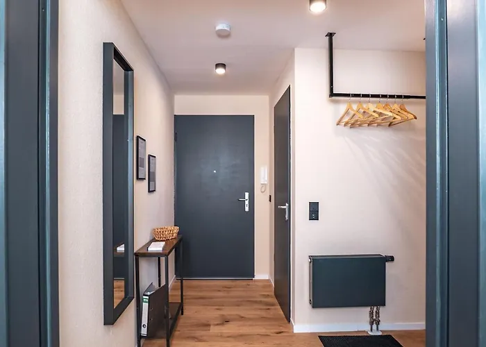 Stilvolles Mit Terrasse In *